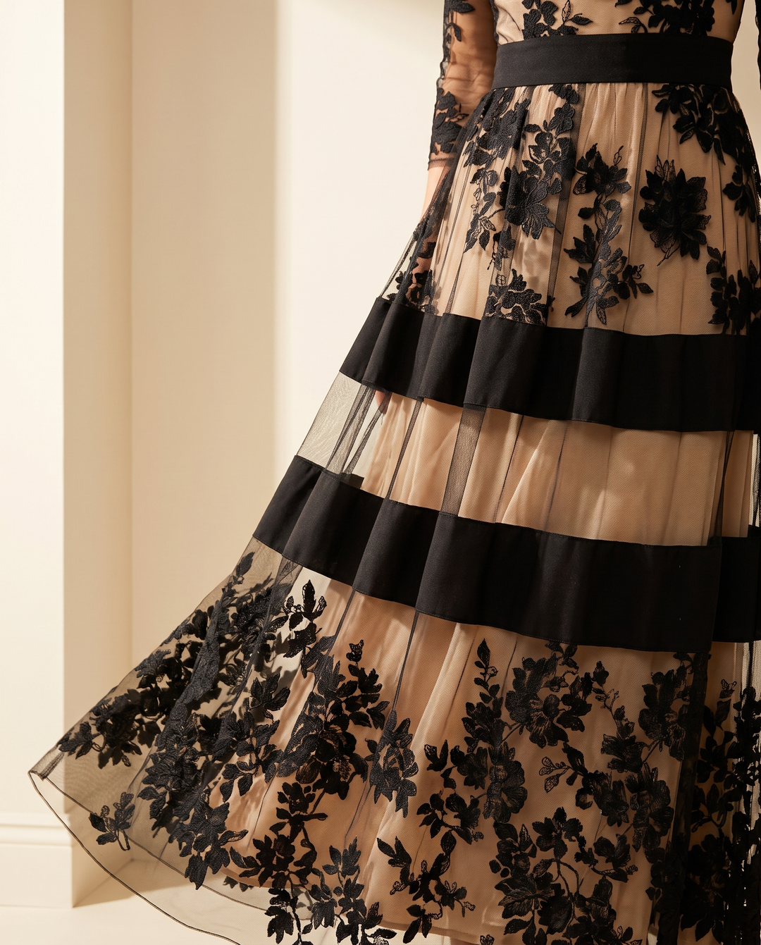 ROSALINE | Black Lace Maxi Dress